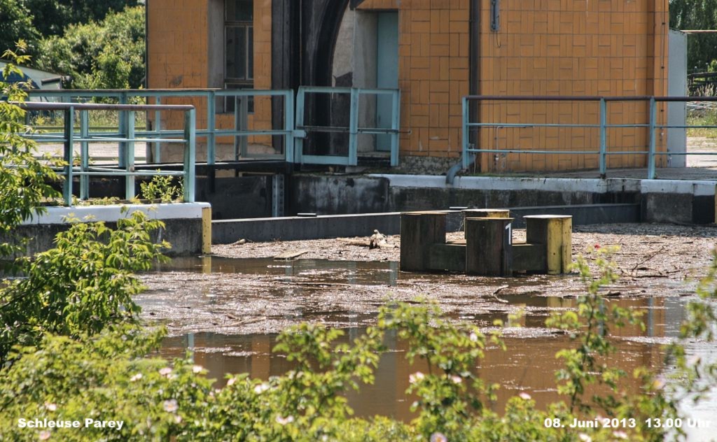 Hochwasser- 2013_06_08-002-Parey-Schleuse.jpg
